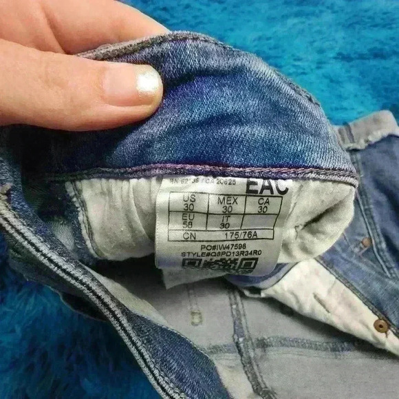 GUESS Ezra Mid Rise Zip Front Denim Shorts Size US 30 - Picture 5 of 7